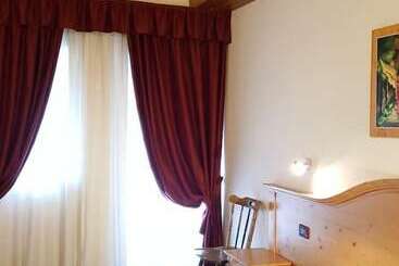 酒店 Garni Al Nardis