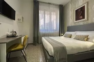 Hôtel Monza City Rooms & Studios