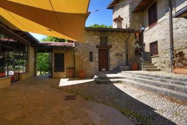 Hotel Cascina Respaù