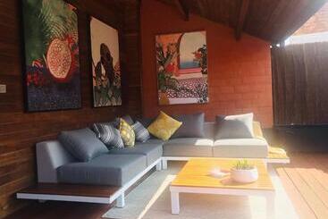 Hotel Ganda Rooms & Suites