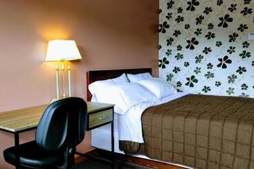 Отель Kings Inn Midland