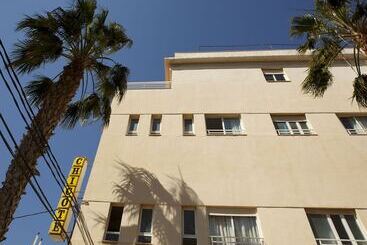 هتل Malvarrosa Beach Rooms