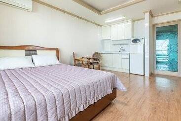 Appartment Jeju Story House Pension