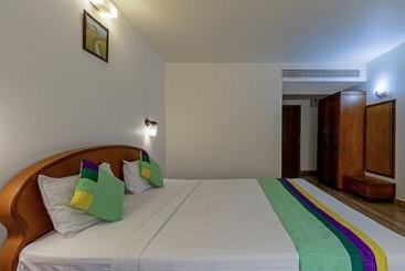 هتل Treebo Sadhoo Heritage