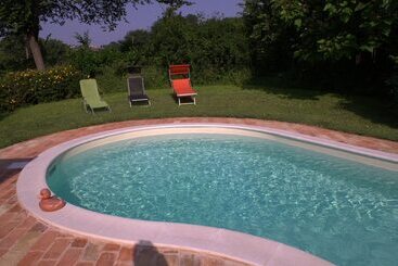 ベッドアンドブレックファースト Casa Il Girasole Con Piscina Nelle Marche