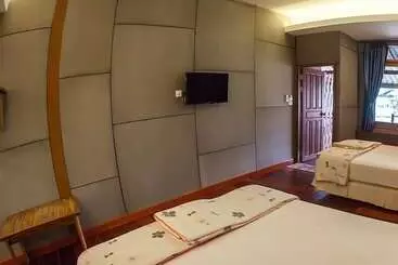 Hotel Salakphet Resort