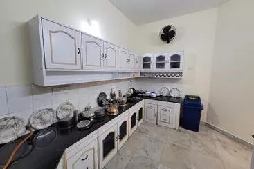 پانسیون Regalia Home Sapphire Stay