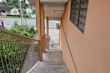 Majatalo E.r. Budget Inn