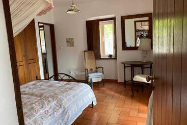 مبيت وإفطار Corgos Flores