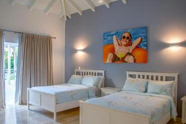 تختخواب و صبحانه Villa Bikini