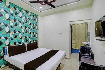 فندق Oyo Flagship P S