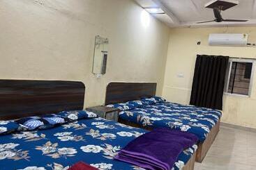 Hotel Shivganga Guest House