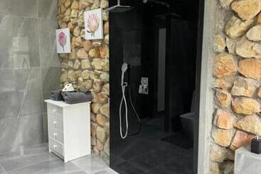 פנסיון Lovemore Escape