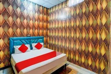 Hotel Oyo Yadav Restaurant & Family Rooms