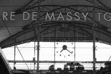 تختخواب و صبحانه Studio Suite Massy Atlantis Tgv