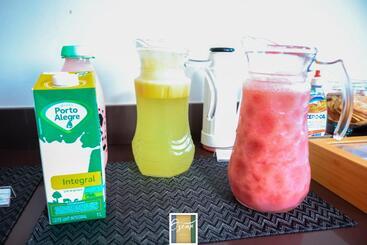 Hotel Oscar Econômico Porteirinha