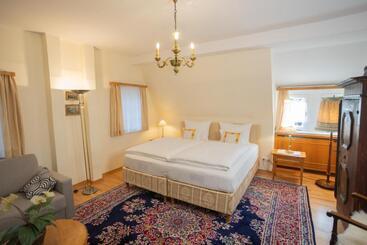 فندق Gästehaus Englischer Garten