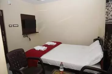 Hotelli Anand Grand And Lodge
