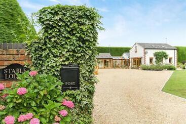 Stable Lodge   Boutique Bed & Breakfast