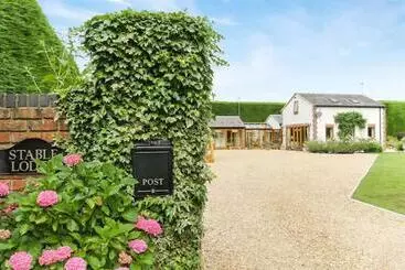 Stable Lodge   Boutique Bed & Breakfast