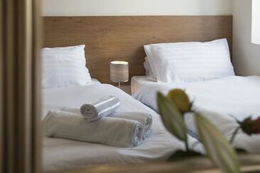 민박 Cargo Cafe Apartments