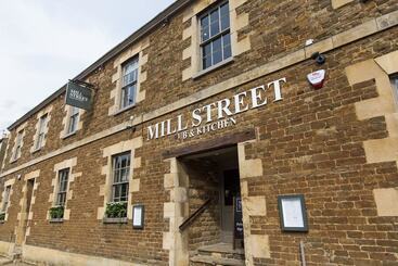 Bed and Breakfast Mill Street Pub & Kitchen