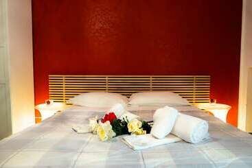 هتل Forever Rooms