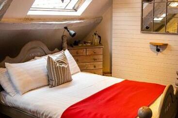 Отель The Bear Inn