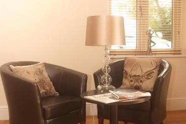 Hotelli Woodhouse Farm Lodge