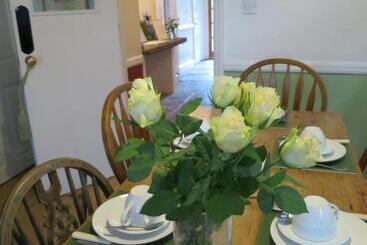 住宿加早餐  Mair S