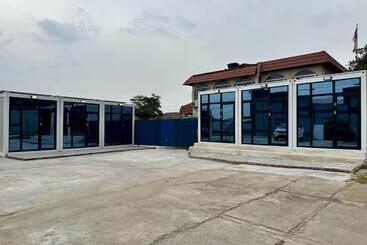 Hotel H&t Pj Gasing Cabin Studio Netflix & Free Parking