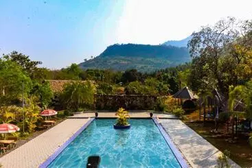 Hotel Kampot Hill Lodge