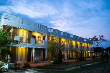 La Woods Village Resort