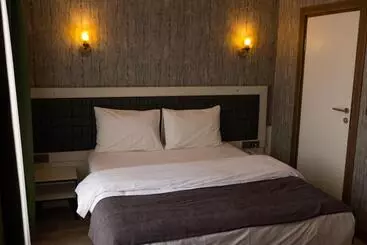 Otel 28