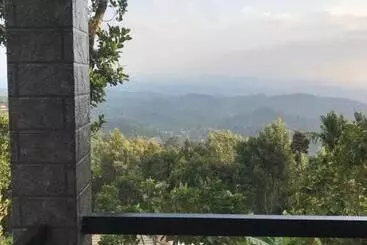 Bed & Breakfast Munnar Estate Residency