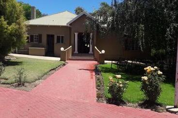 مبيت وإفطار Beverly Corner Lodge