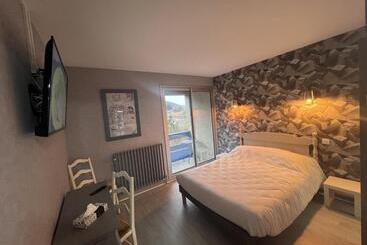 호텔 Le Castel Du Cantal Groupe Village Fani