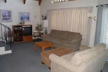 דירות לתיירים 1470 Murietta Drive