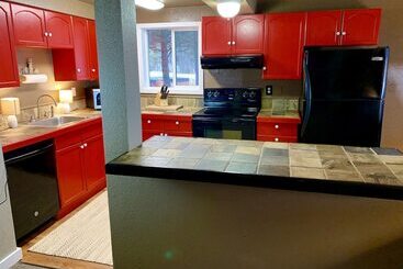 هتل Ocean House Inn & Condos