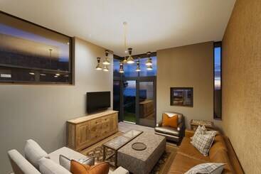 פנסיון Alkira Lodge