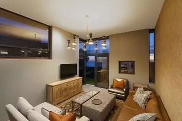 پانسیون Alkira Lodge