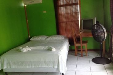 پانسیون Amelia Guest House