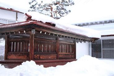 Ryokan Yudanaka Seifuso