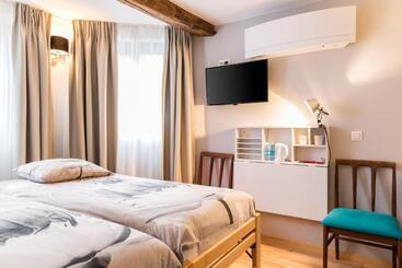 تختخواب و صبحانه Bnb City