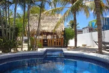 تختخواب و صبحانه Bnbbonaire Near The Ocean