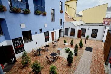 アパートメント Brioni Suites