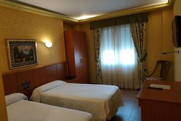 فندق Real de Castilla