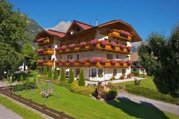 فندق Garni Weidacherhof