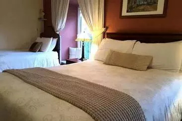 Williamsferry House Bed & Breakfast