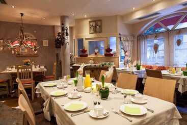 Hotel Am Dorfplatz Suites  Adults Only